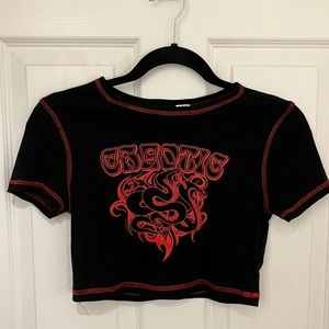 red chaotic baby-tee, h&m/divided